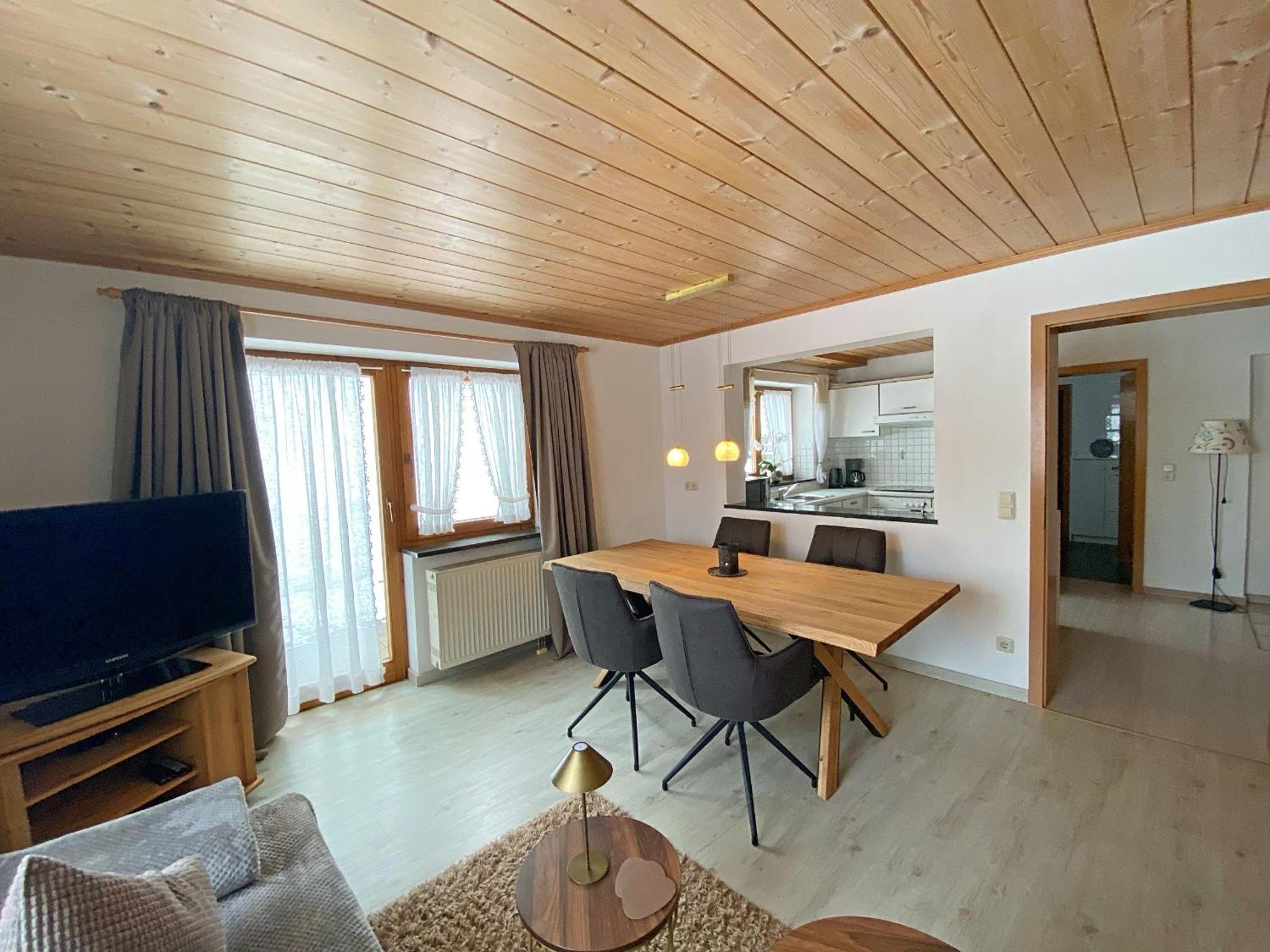 Jochum-pfeiffer Apartment